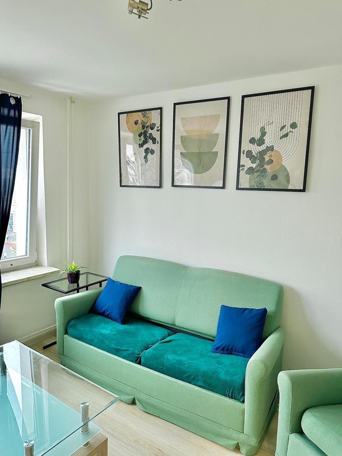 Varsovian Chic - Stylish 2br In Center With Balcony & Views * Warschau